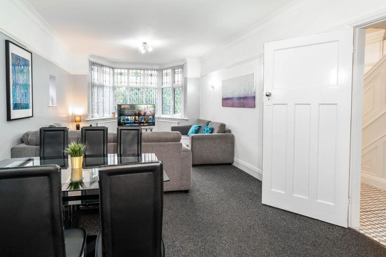 5 Bedroom House - 11 Guests - Garden - Wifi - Smart Tv - Top Rated - Large Driveway 4 Multiple Vehicles - Perfect For Contractors Birmingham Exterior foto